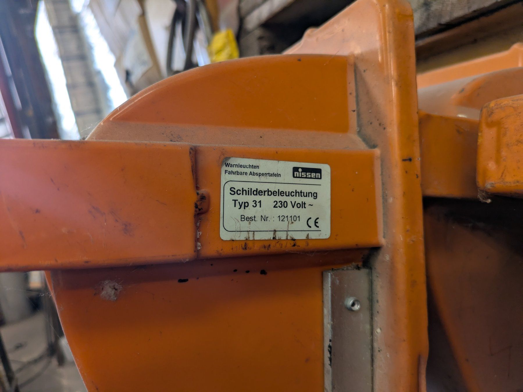Lampes: Nissen Schilderbeleuchtung 4 Stück – D'occasion à Flamatt par WeibelAG 2