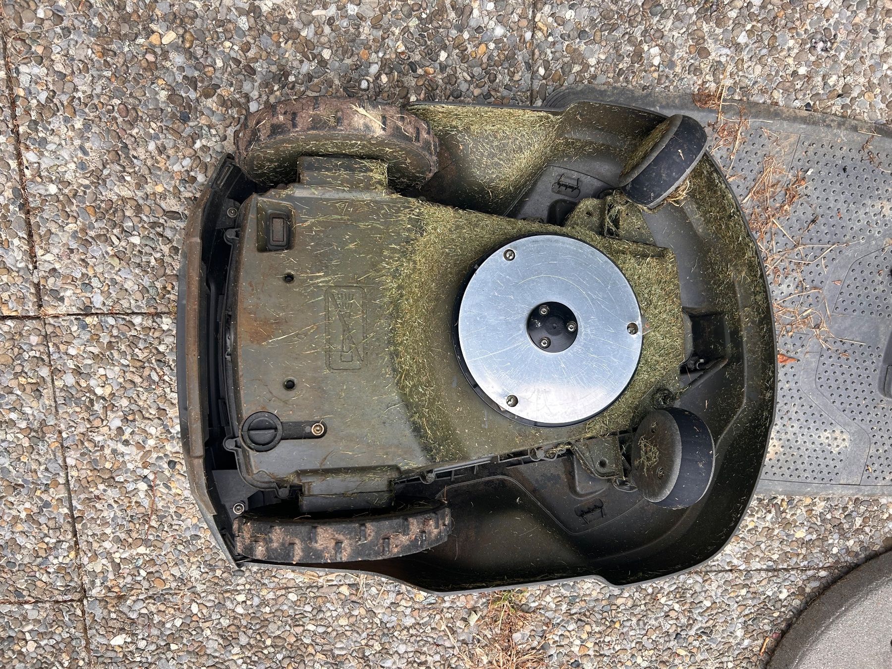 Tondeuses à gazon: Husqvarna Auto mower 315 – Défectueux à Crans VD par jer_x9lg 1