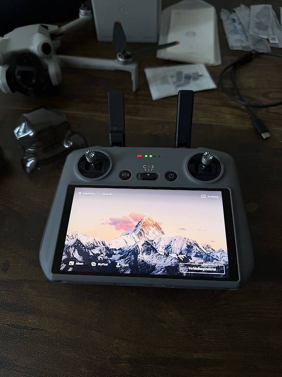 DJI Modellismo RC: DJI Mini 4 Pro Fly More Combo + DJI RC 2 – Usato da Neuhausen am Rheinfall venduto da gro_f85r 3