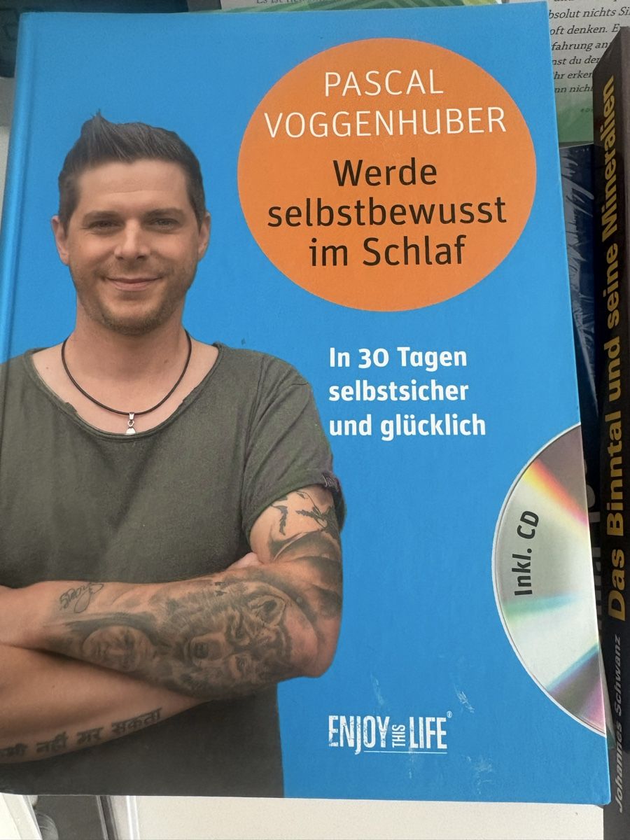 Libri: Buch Pascal Voggenhuber , Werde selbstbewusst im Schlaf – Nuovo (secondo la descrizione) da Obbürgen venduto da bugi6868 1