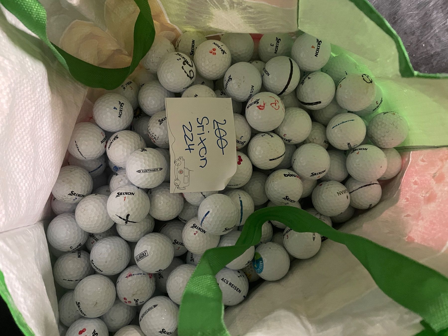 Palloni: Golfbälle  224 Srixon, 84 Wilson 103 Titlist – Usato da Wittenbach venduto da Flubbinenkitter