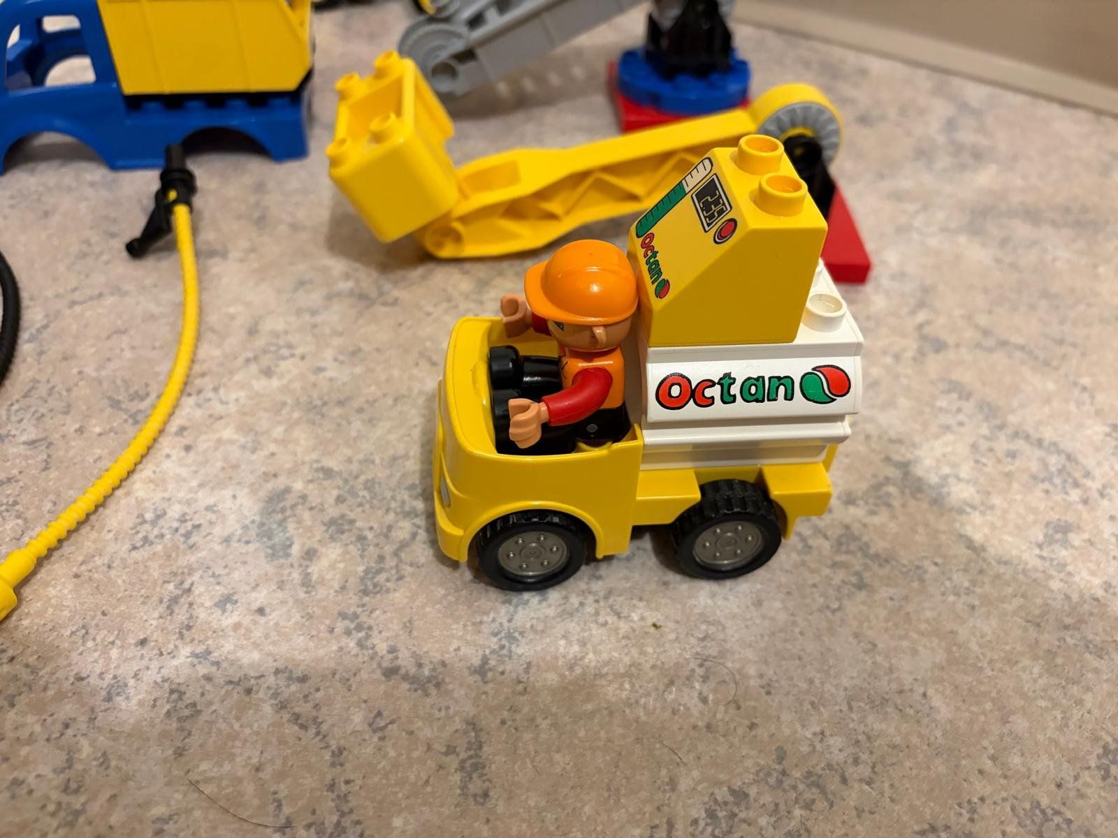 Lego Giocattoli: Duplo Feuerwhehr - Polizei - Tankwagen – Usato da Uhwiesen venduto da moskito59 5