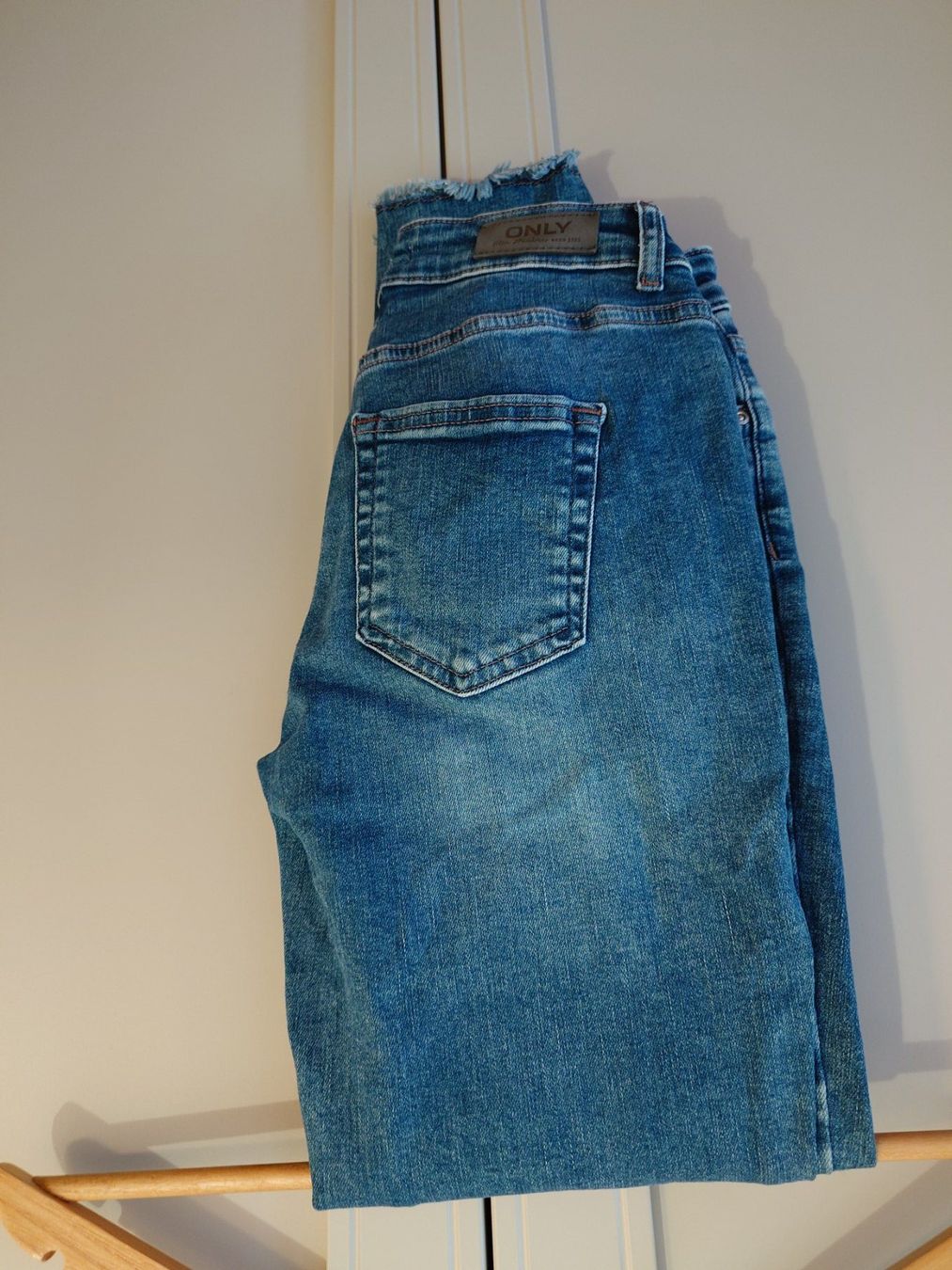 Only Jeans: ONLY Jeans ONLBLUSH  Midwaist | M/32 – Usato da Muri AG venduto da komich4 2