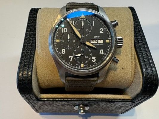 IWC Montres: IWC Spitfire Full Set Fliegeruhr – D'occasion à Eichberg par Daniel9453