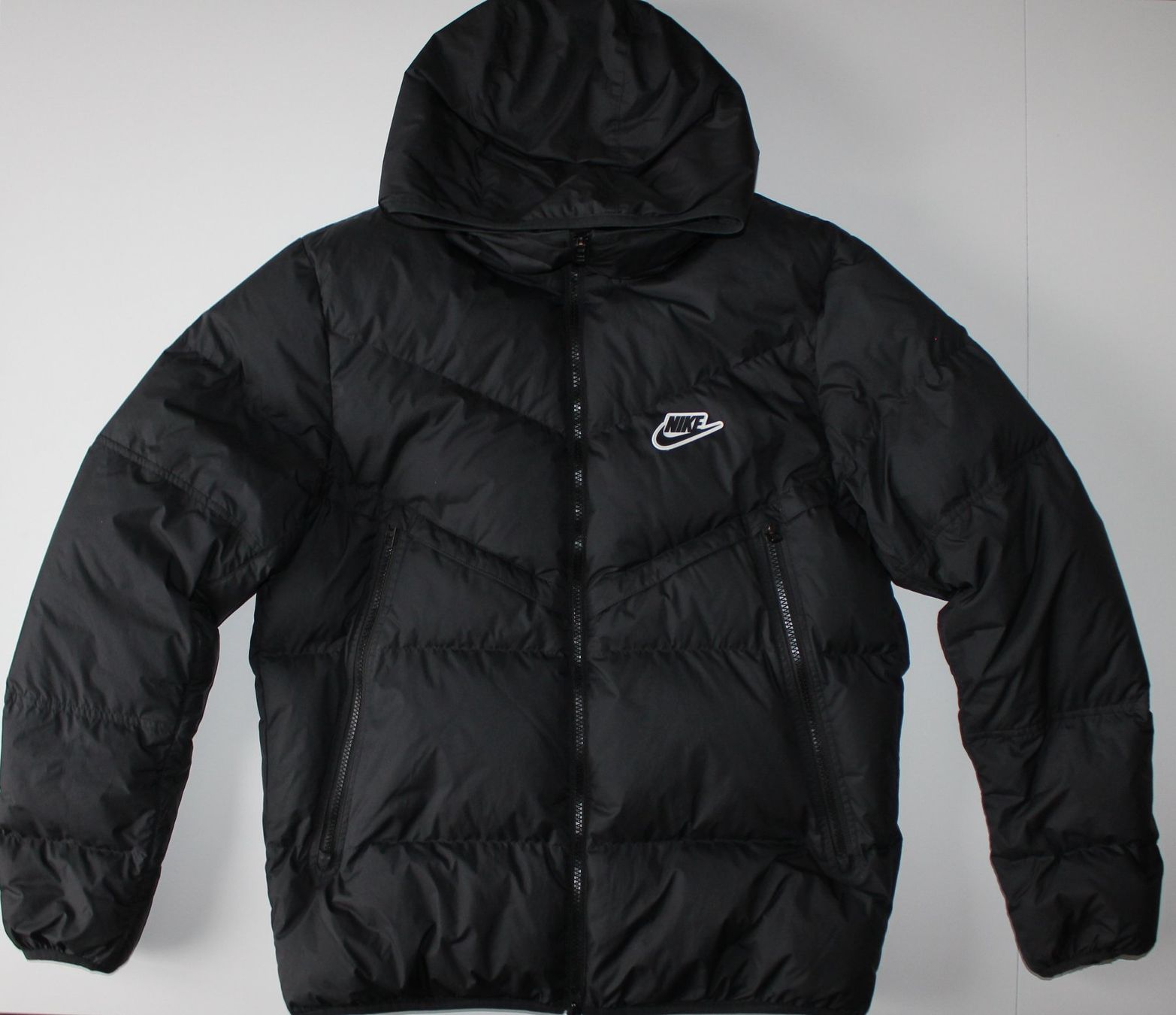 Nike Giacche: Doudoune Nike noir  t. M – Usato da Peseux venduto da Gilloss