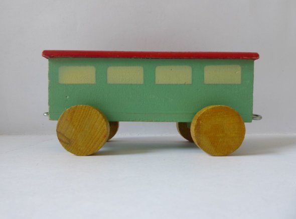 Modelleisenbahnen: Schöner Holz Eisenbahn Wagen, 18cm, antik – Gebraucht aus Turbenthal von Nautop