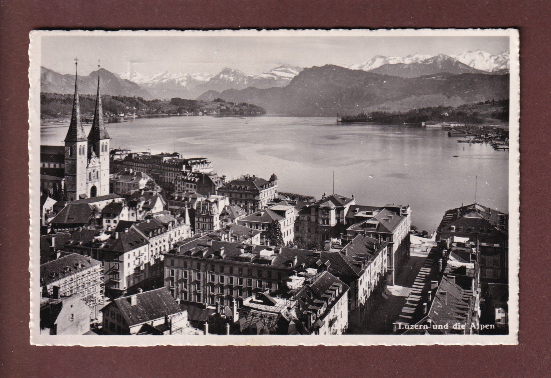 Cartoline postali: LUZERN - Teil mit Hofkirche - 1948 – Usato da Pully venduto da nicecards