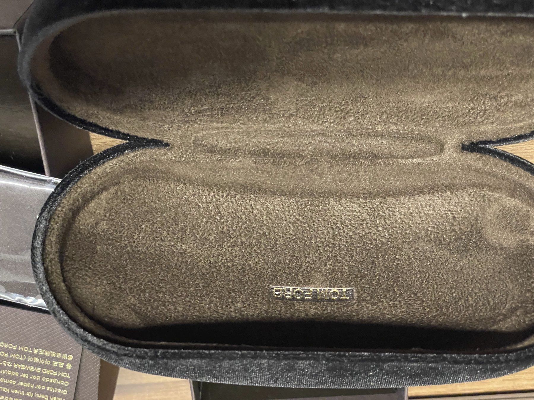 Sonstige Kleidung & Accessoires: Neuwertig Tom Ford brillen etui – Neu (gemäss Beschreibung) aus Bergdietikon von bar_5xy2 1