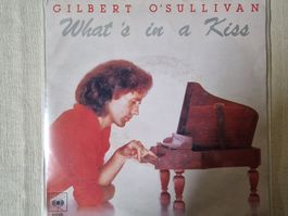 Gilbert O'Sullivan Single – What's In A Kiss