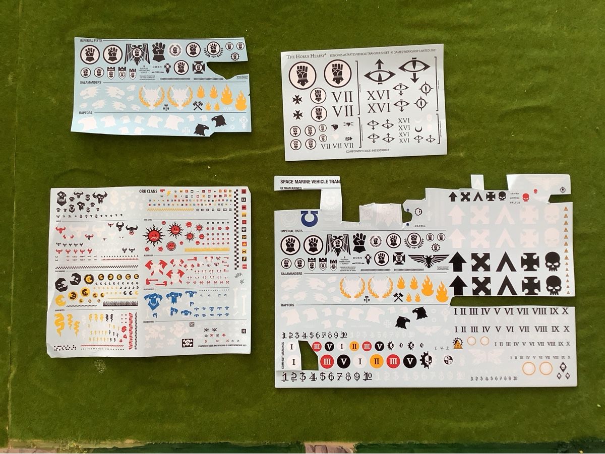 Giochi: WARHAMMER 40k décalcomanie – Usato da Chavannes-pres -Renens venduto da pou_82gd