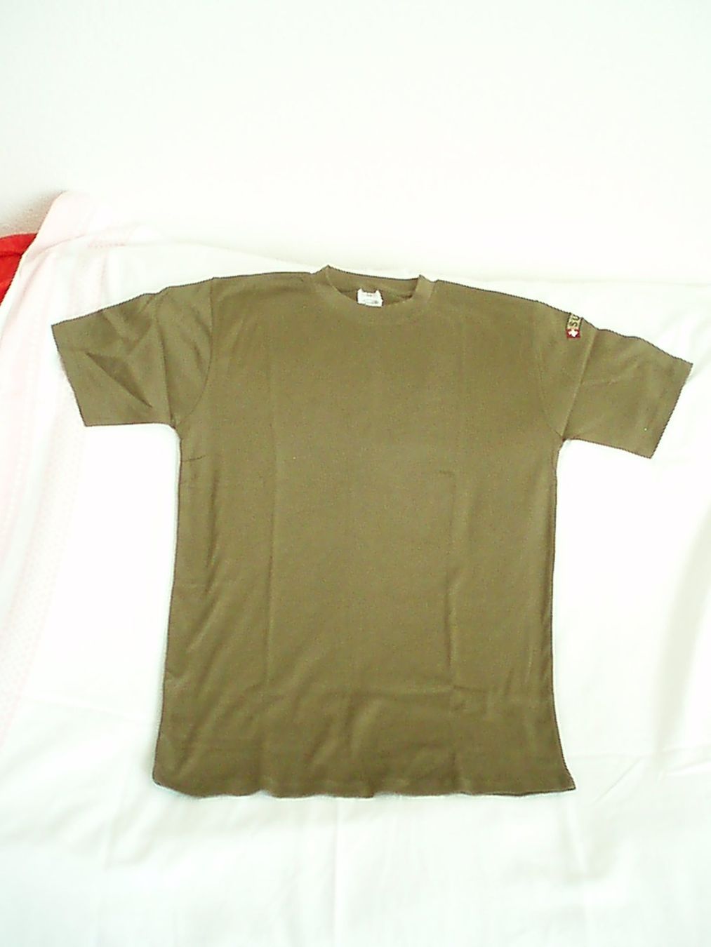 Schweizer Armee T-shirt: T - Shirt Schweizer Armee – Nuovo (secondo la descrizione) da Ostermundigen venduto da swatch14