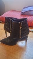 Elegante BOSS Leder Stiefeletten Gr. 39