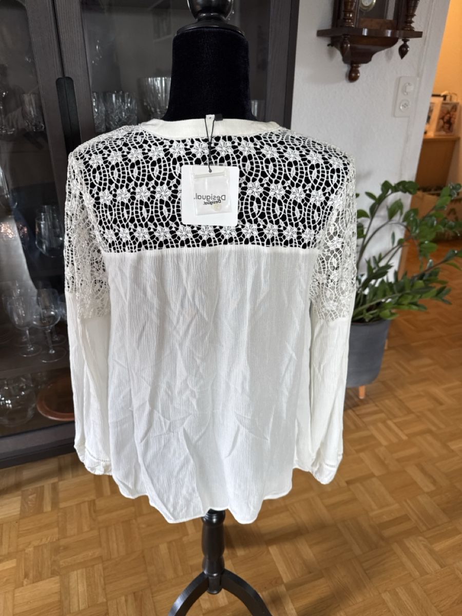 Desigual Camicette: New Desigual Blouse Small – Nuovo (secondo la descrizione) da Fällanden venduto da emilyeheim 2