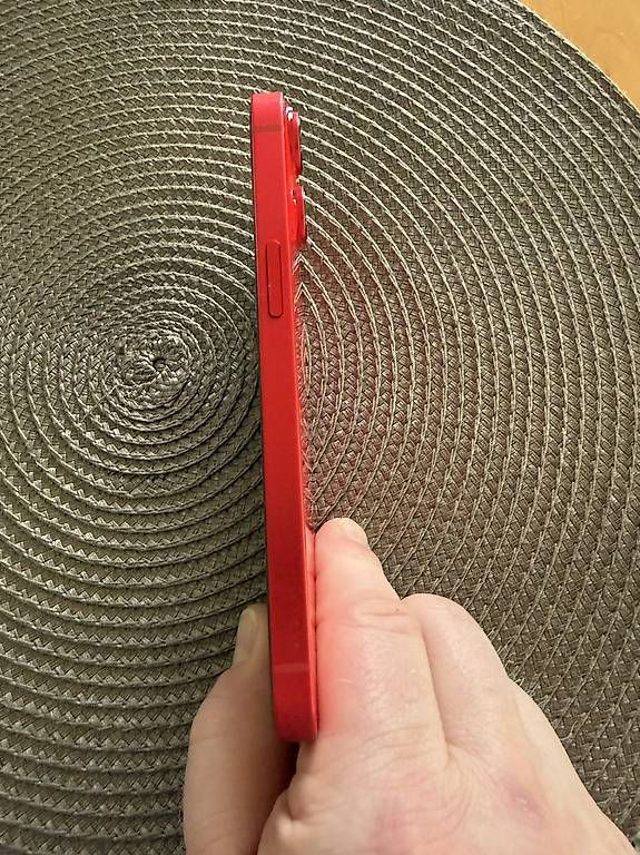 Telefoni cellulari / Smartphones: Rotes iPhone 14 in top Zustand – Usato da Selzach venduto da Olive8 2