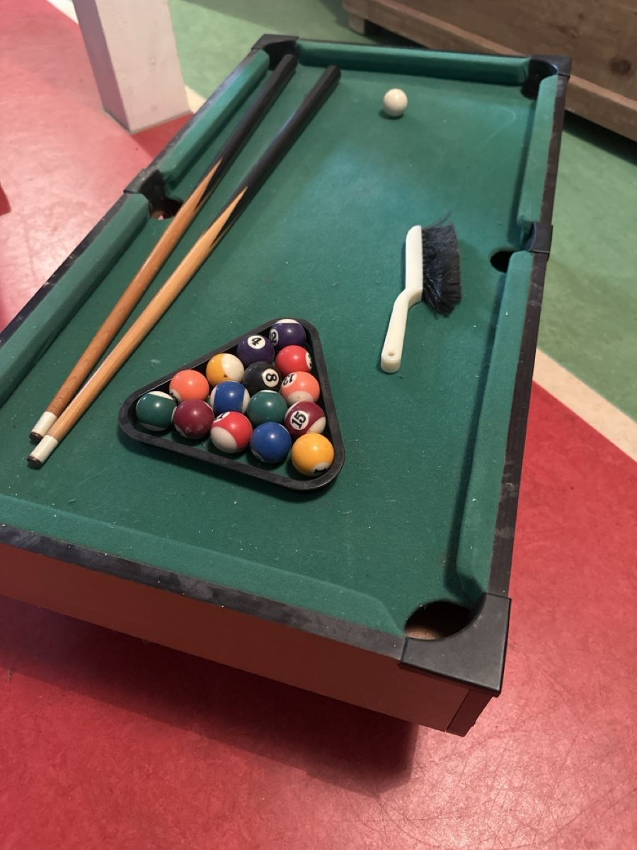 Giocattoli: Miniature Pool Table with Cues and Balls - Fun Game! – Usato da Kerzers venduto da ramonnotz 2
