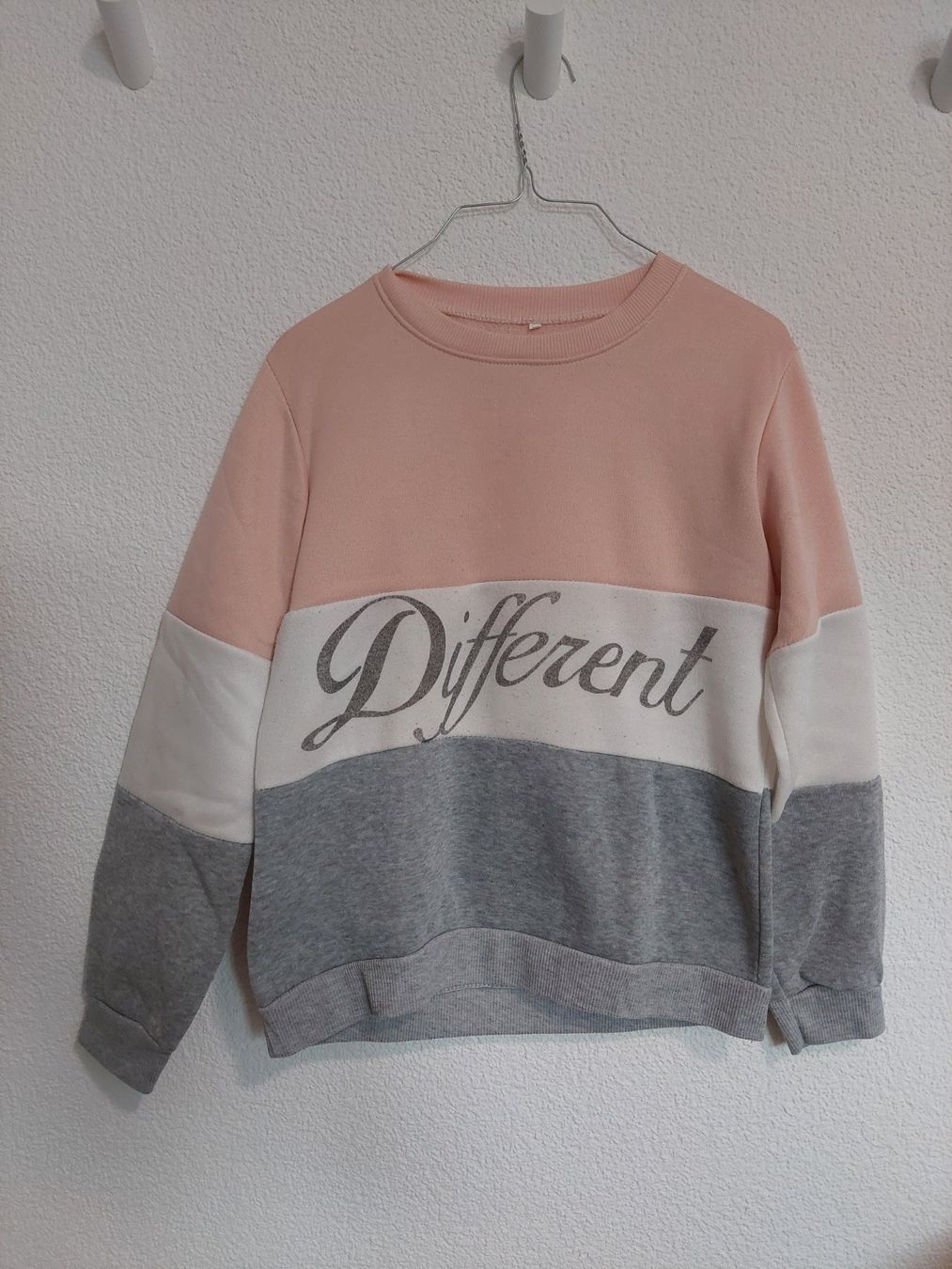 Pullover & Sweatshirts: Sweater Different – Gebraucht aus Gunzwil von 11G11