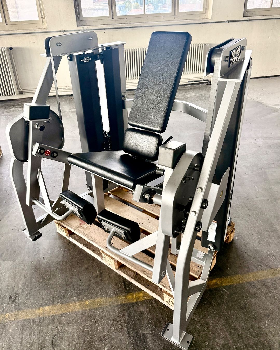 Hometrainer: Hammer Strength MTS Isolateral Leg Extension – Usato da Murten venduto da big_qr7w 1