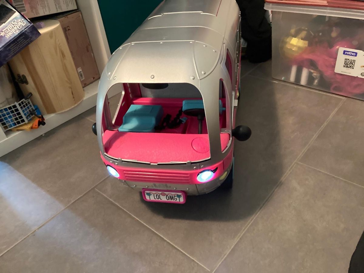 Spielzeuge: LOL Camper – Gebraucht aus Hinwil von chl_n6rp