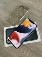iPhone X 256GB Silver + étui Guess