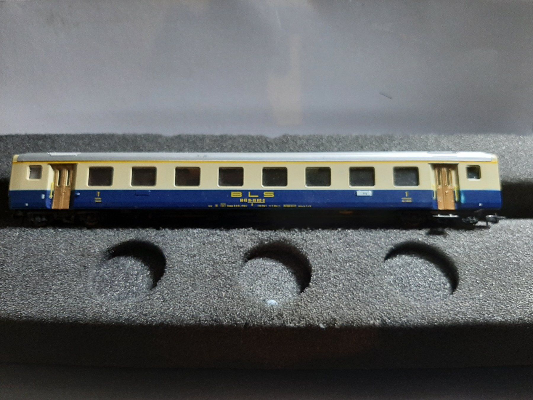 Roco Modellini di ferrovie: ROCO BLS 50 63 18-33 812-2 1CL – Usato da Avully venduto da RIVALIS 2