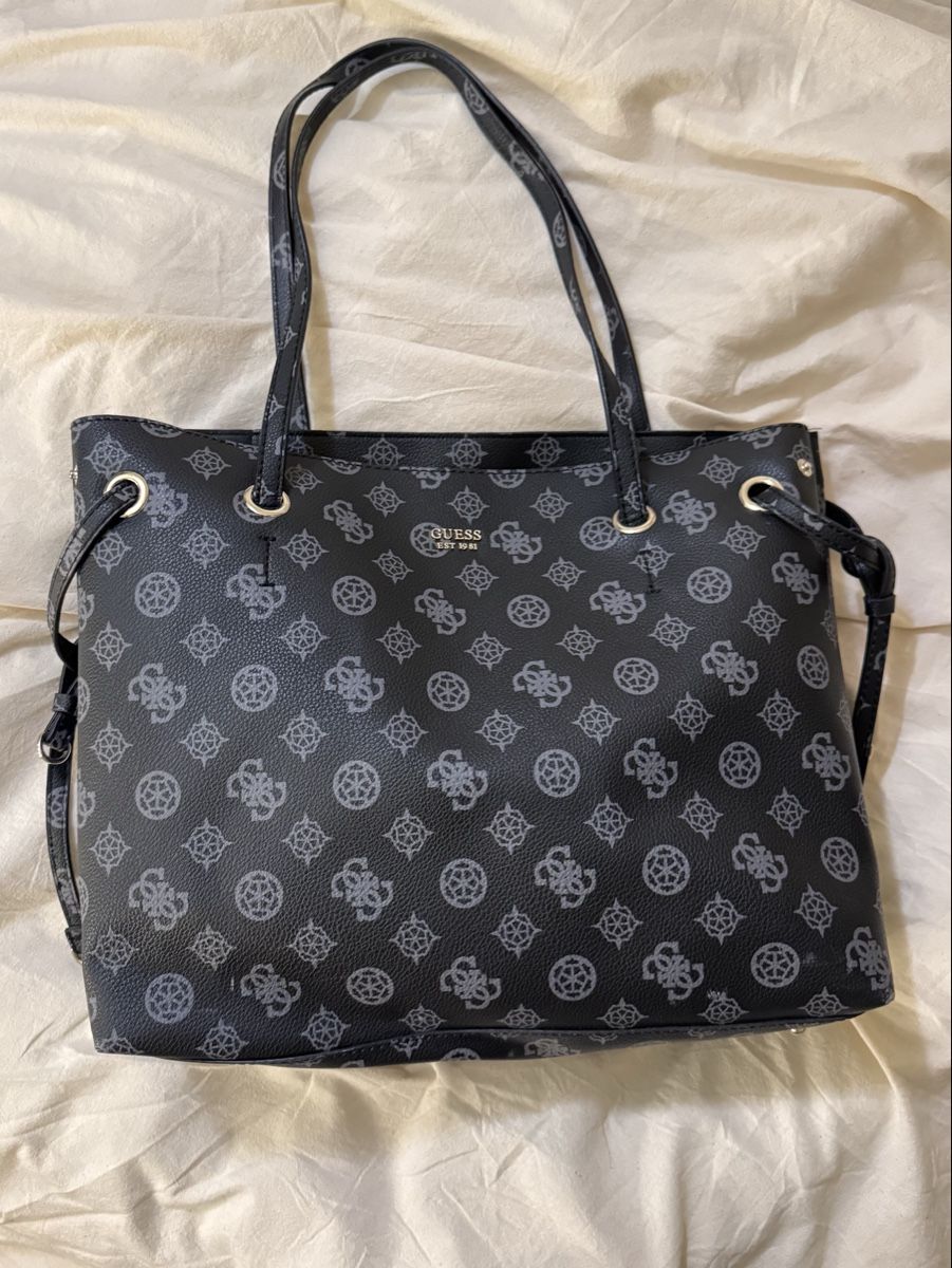 Guess Taschen für Damen: Guess Monogram Shopper Bag – Gebraucht aus Sissach von jameliagr 1