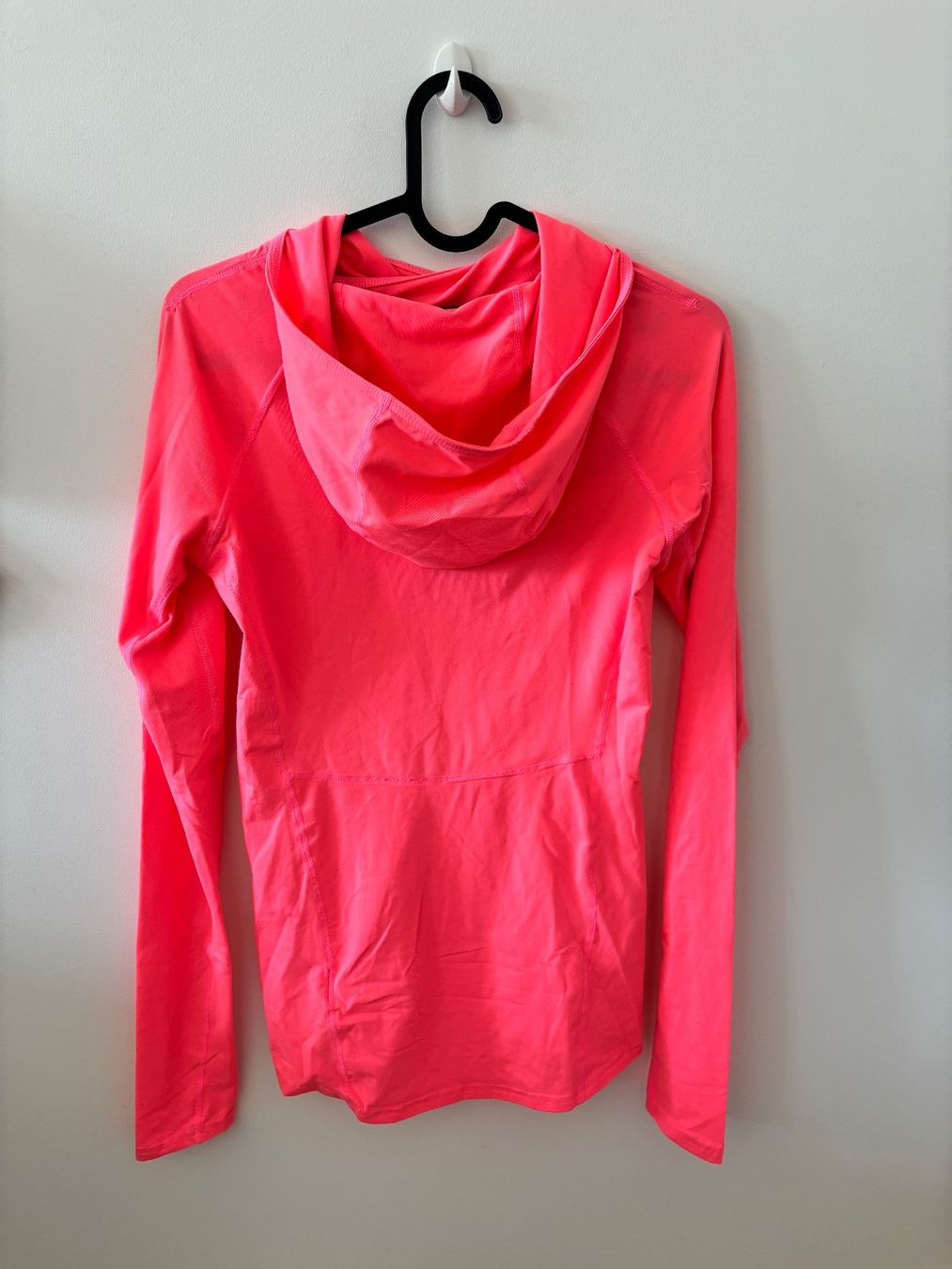 Tops: Pull moulant de sport rose taille S-M – D'occasion à Bulle par lfr_gfx8 1
