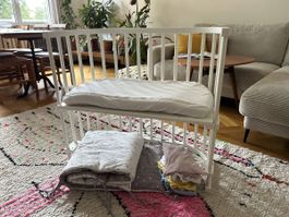 Babybay Beistellbett weiss mit Zubehör