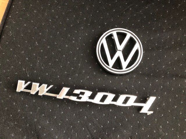 Volkswagen Tutti pezzi di ricambio auto: VW Käfer ----- Schriftzug Emblem – Usato da Meilen venduto da Fstfst