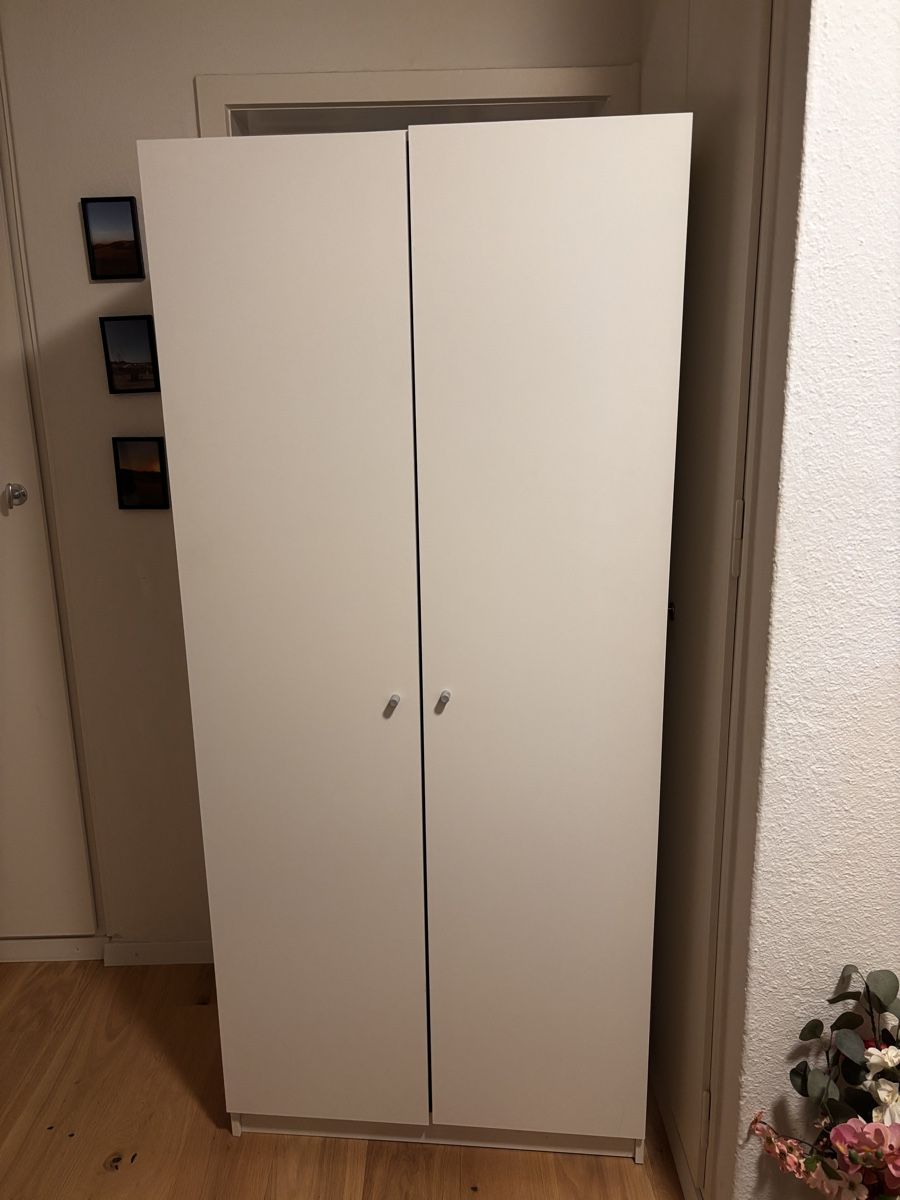 Armadi: IKEA KLEIDERSCHRANK WEISS – Usato da Bern venduto da ach_k57d