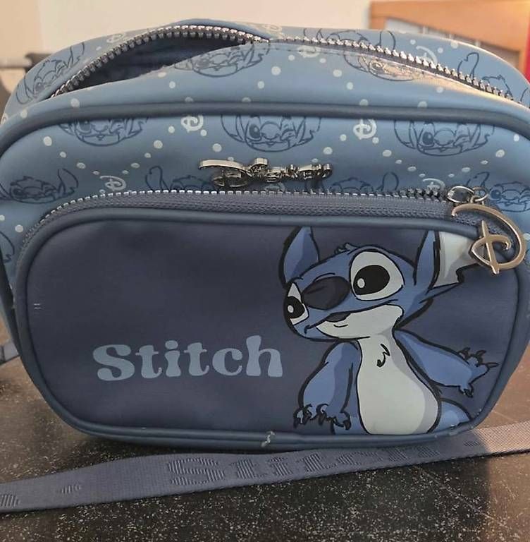 Borse da donna: Sac à main Stitch bleu – Usato da Prilly venduto da cam_v6vc