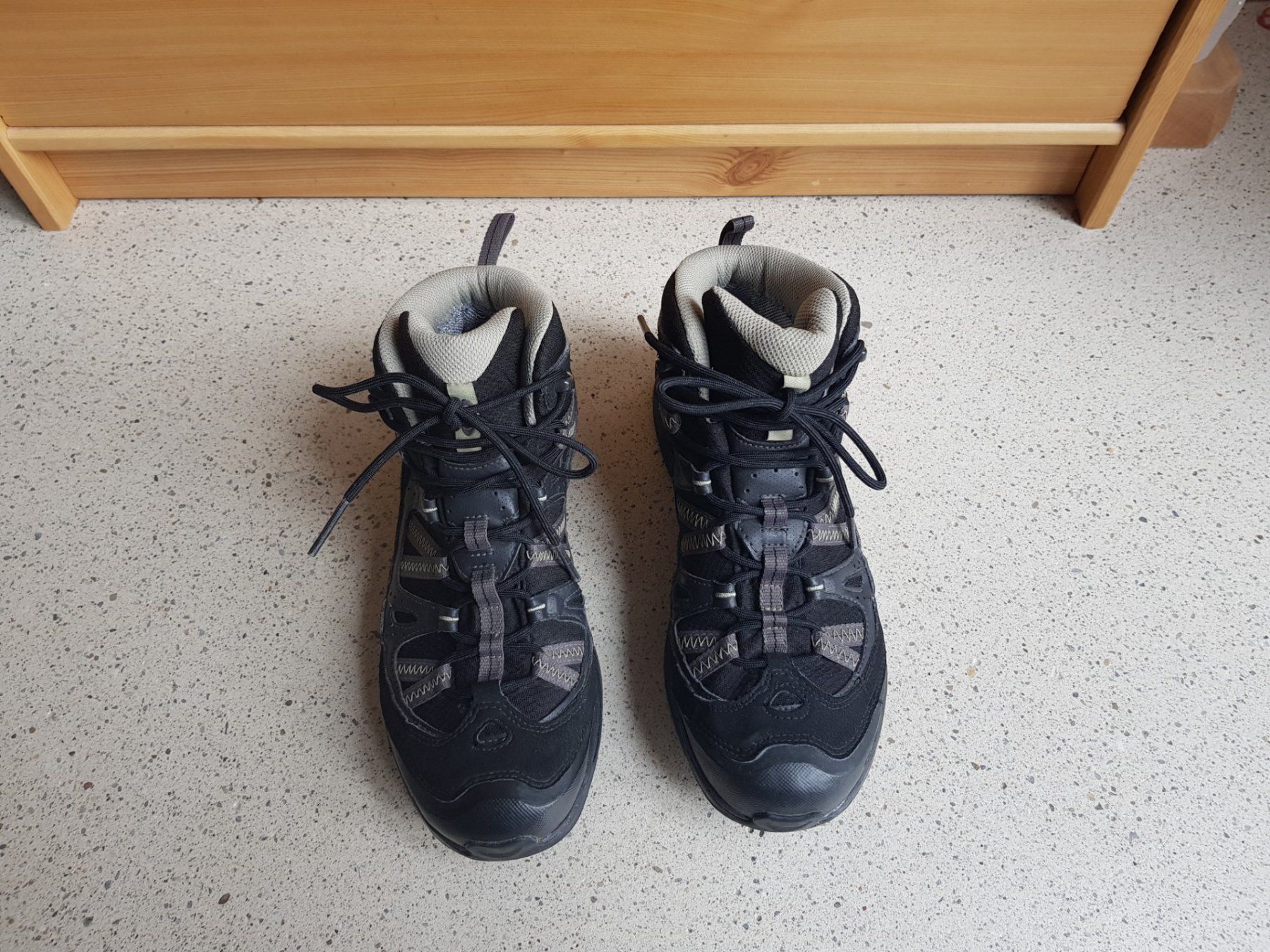 Salomon Scarpe da donna: Salomon GTX Damen Wanderschuh Grösse 40 – Usato da Basel venduto da chien008 1