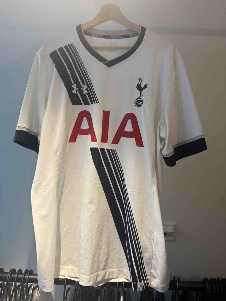 Under Armour Canottiere & Pantaloni: Tottenham Hotspur Trikot 15/16 – Usato da Meilen venduto da MiasanMia25