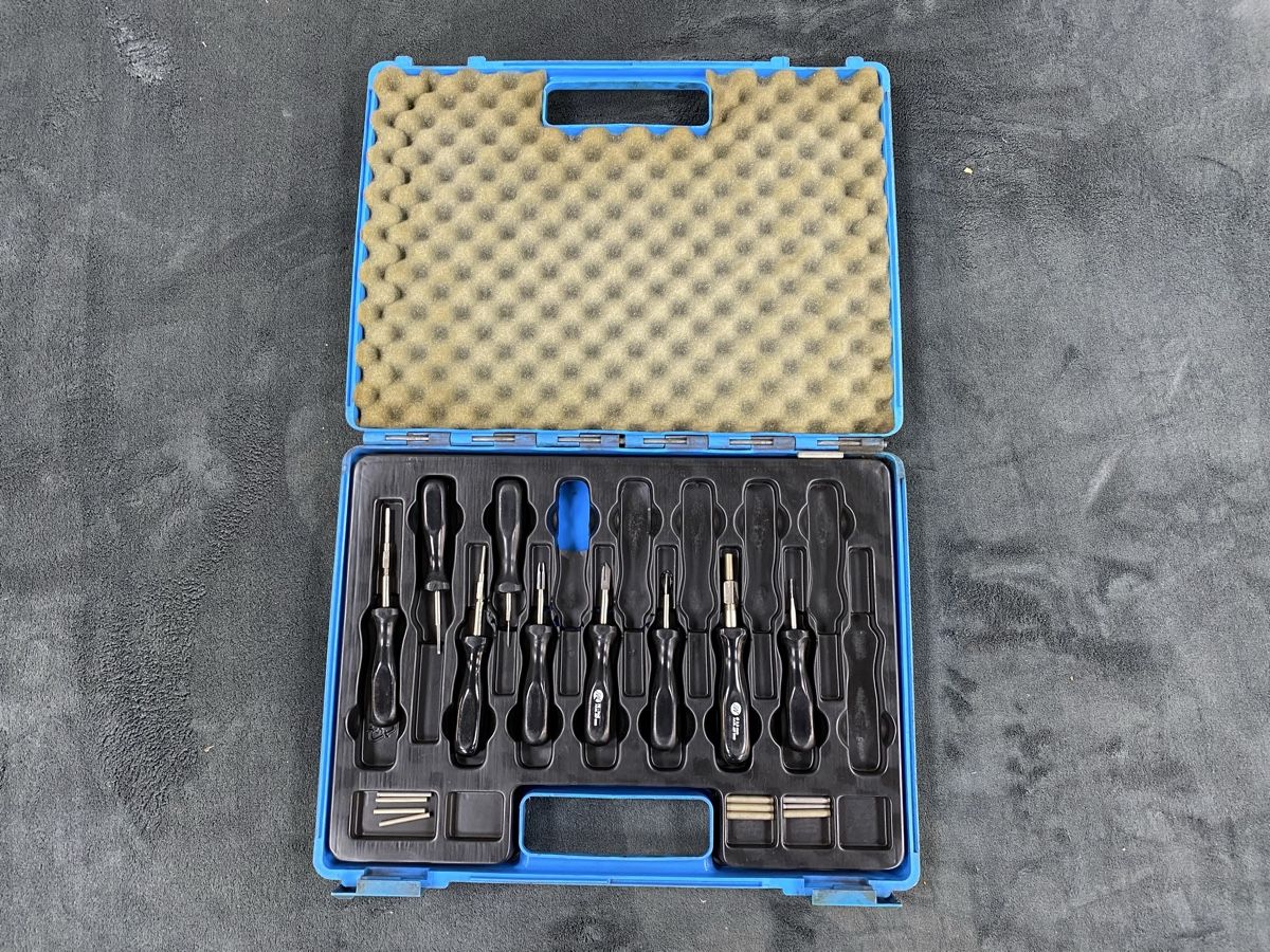 Alle Werkzeuge: Kabel-Entriegelungs-Werkzeug  – Gebraucht aus Hägglingen von Karin0802