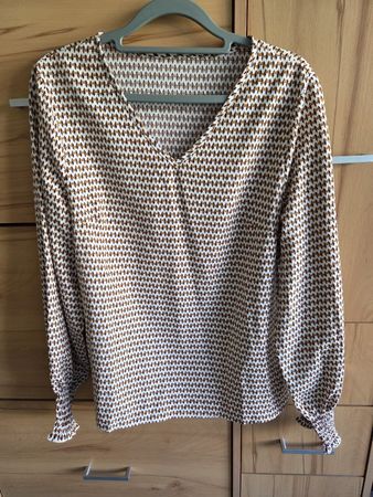 Elegante,Luftig leichte Bluse mit V - Ausschnitt Gr.M 42/44