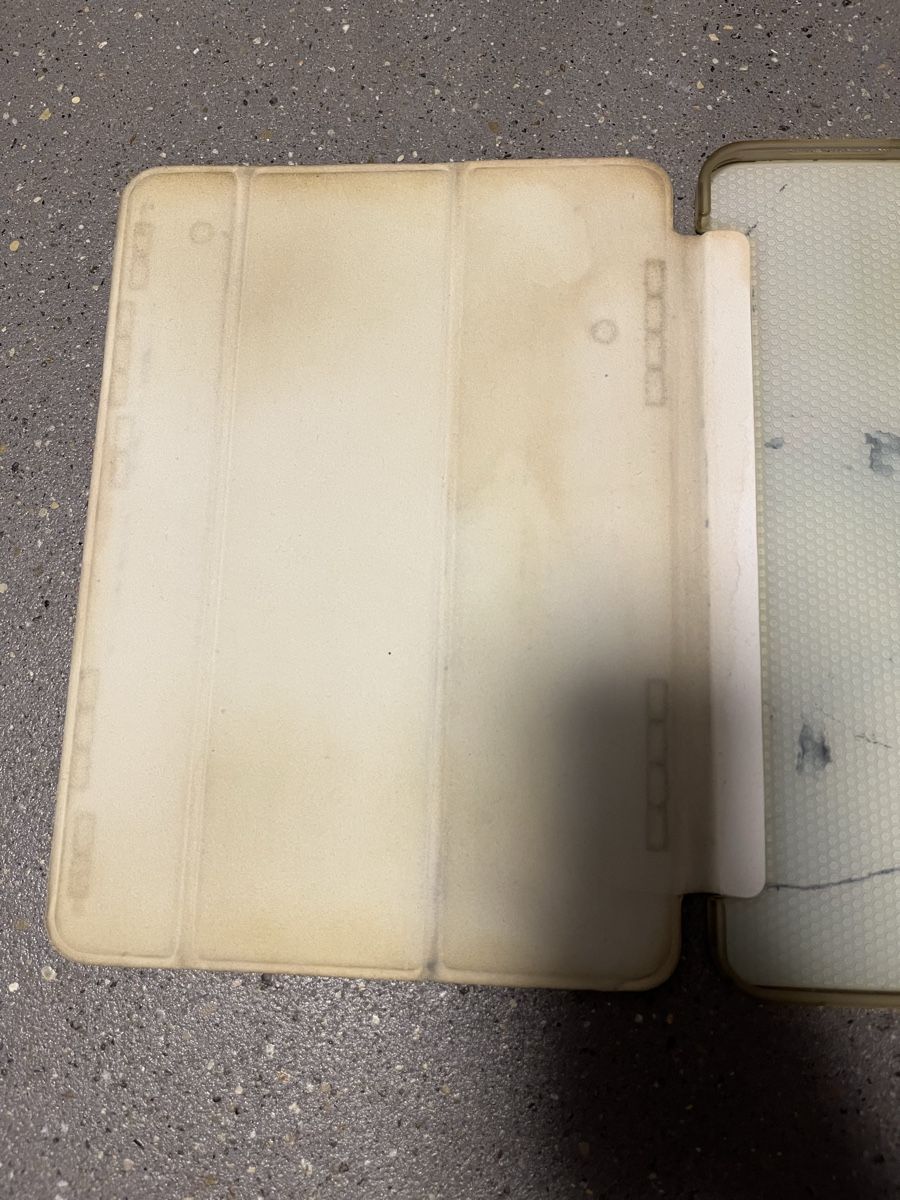 Apple Covers & Borse: iPad Hülle – Usato da Möhlin venduto da eny_lsk7 3