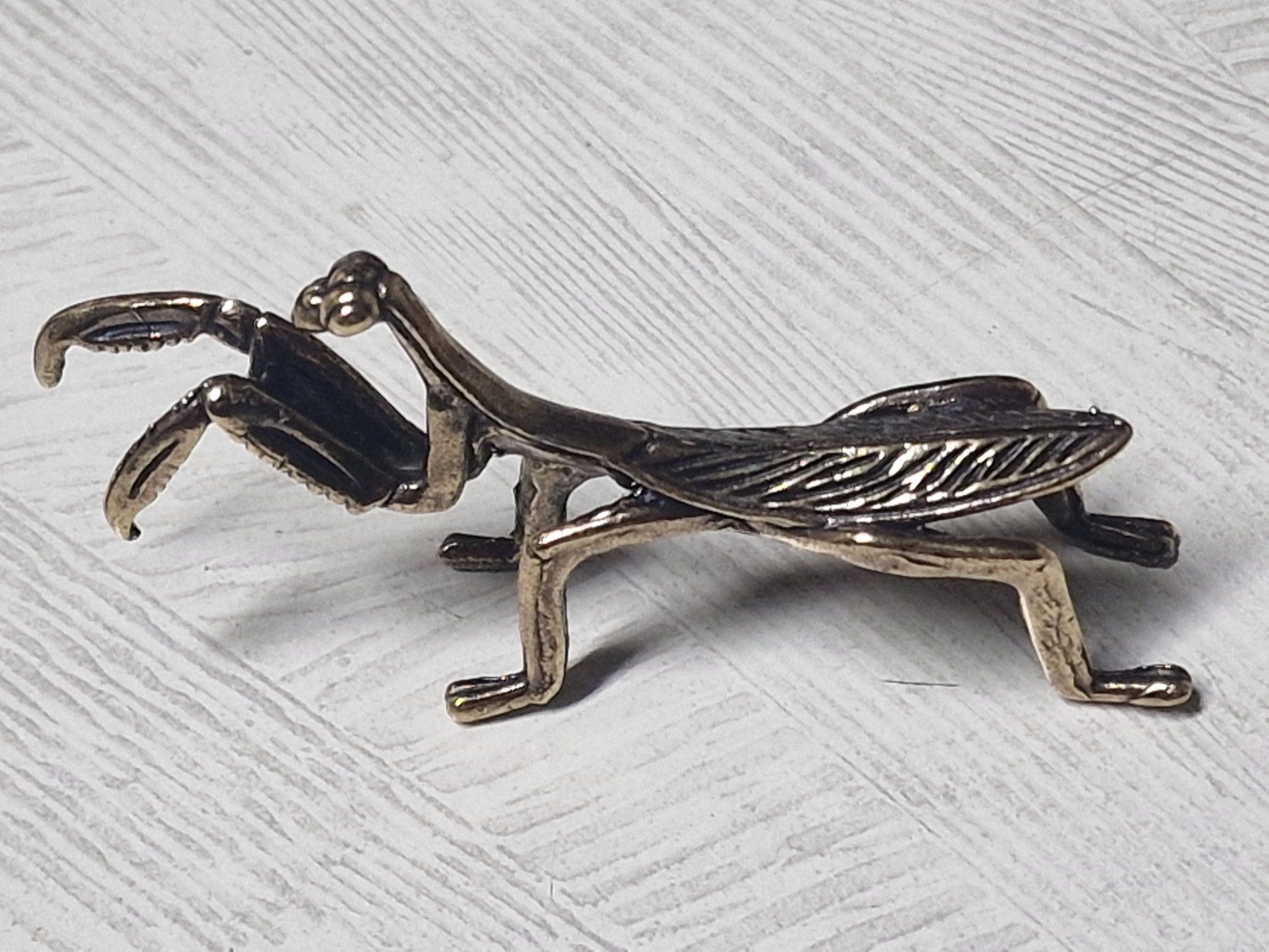 Statuette: Mantis aus messing – Nuovo (secondo la descrizione) da Uerkheim venduto da Justi.y