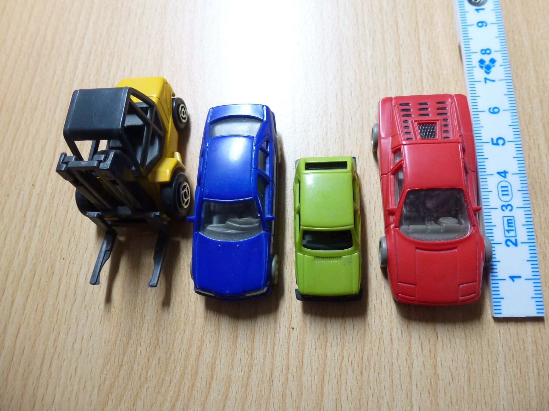 Modelleisenbahnen: 4 Autos – Gebraucht aus Hombrechtikon von Se9