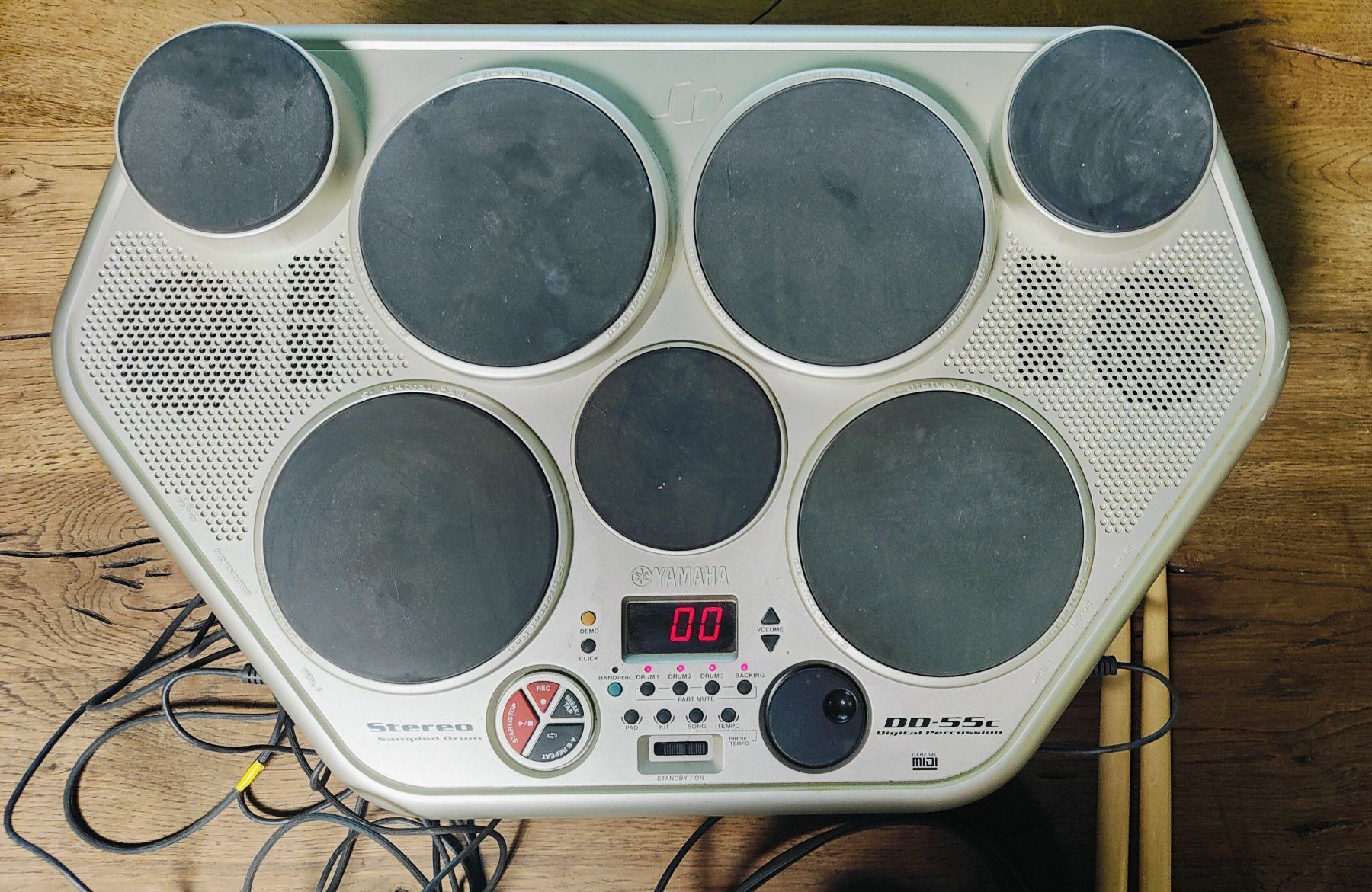 Yamaha Musikinstrumente: Yamaha DD-55c Digital 7-Pad MIDI Percussion Drum System – Gebraucht aus Herbetswil von Keltka9