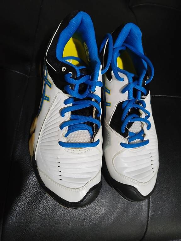 Chaussures garçon: Chaussures femme asics  – D'occasion à Lausanne par Gls_j 1
