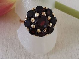 750/--  Gelbgold Damenring "Vintage" mit echten Granaten