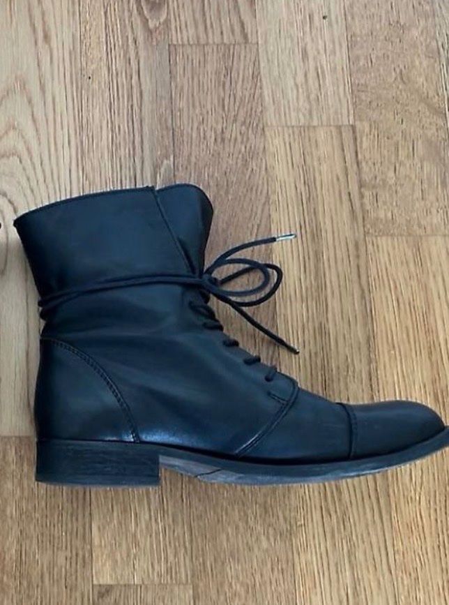 Damenschuhe: Lederstiefel, schwarz, Gr.38 – Gebraucht aus Glattpark(Opfikon) von ste_n99y