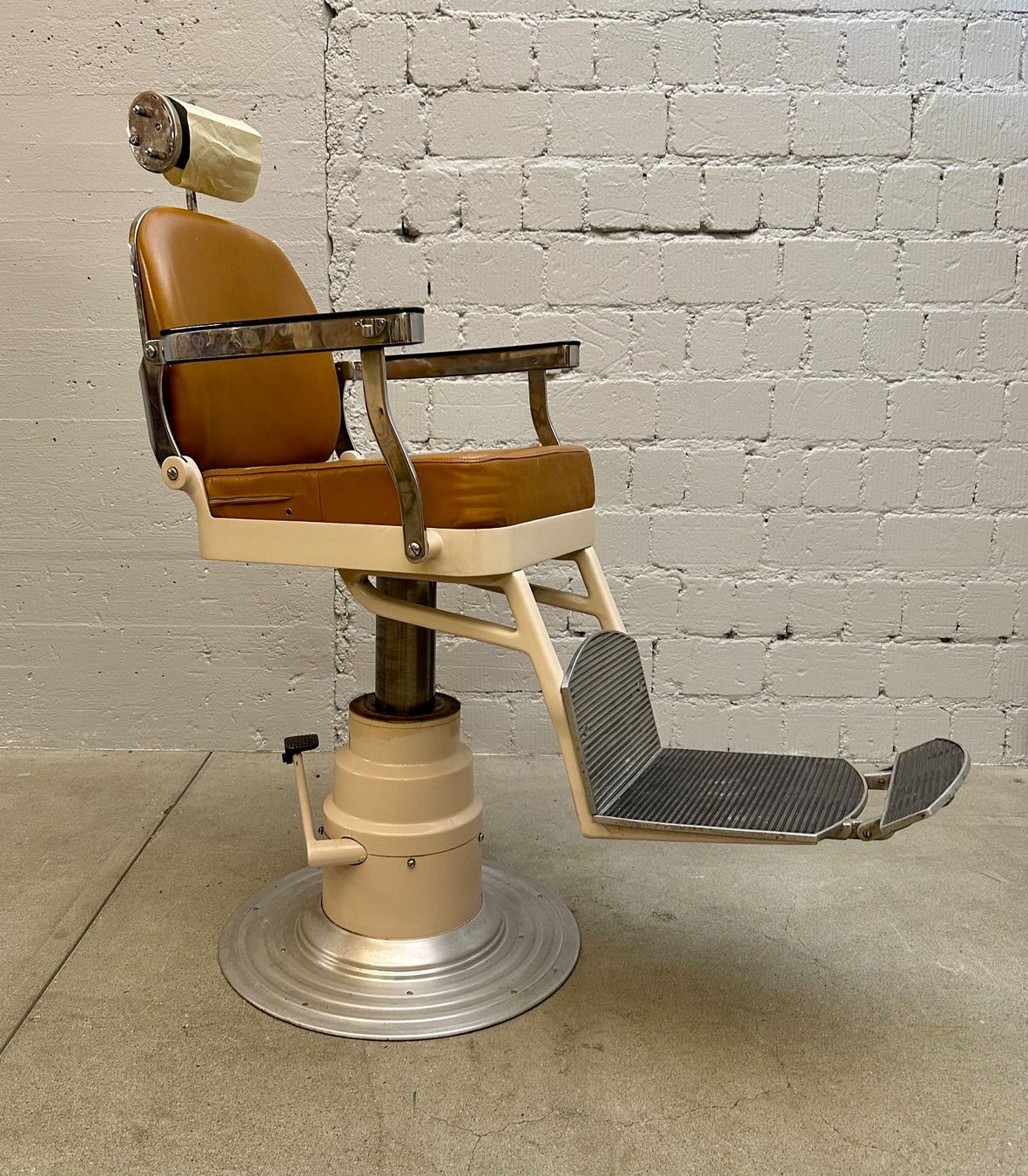 Kosmetik-& Massageliegen: VINTAGE COIFFEURSTUHL – Gebraucht aus Zürich von NIKI777 3
