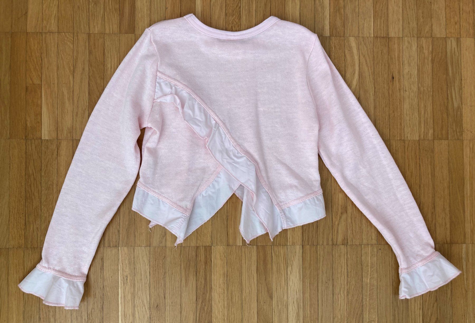 Maglioni & Felpe: Asymmetrischer Pullover von JOTTUM - NEU, Gr. 116 – Nuovo (secondo la descrizione) da Basel venduto da Nofretete39 2
