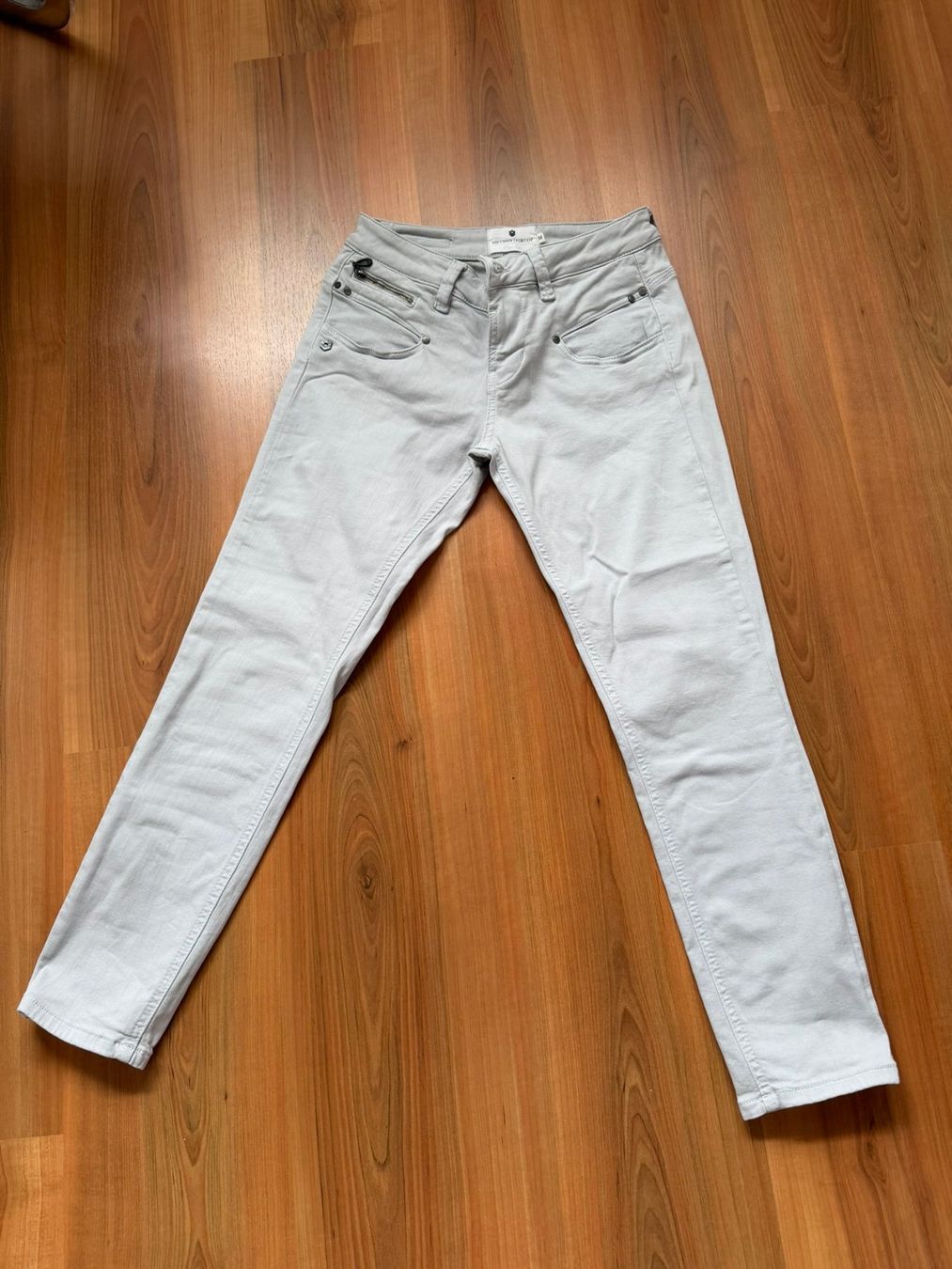 Freeman T. Porter Jeans: Freeman T-Porter Alexa, hellgrau – Usato da Burgdorf venduto da Bizeli
