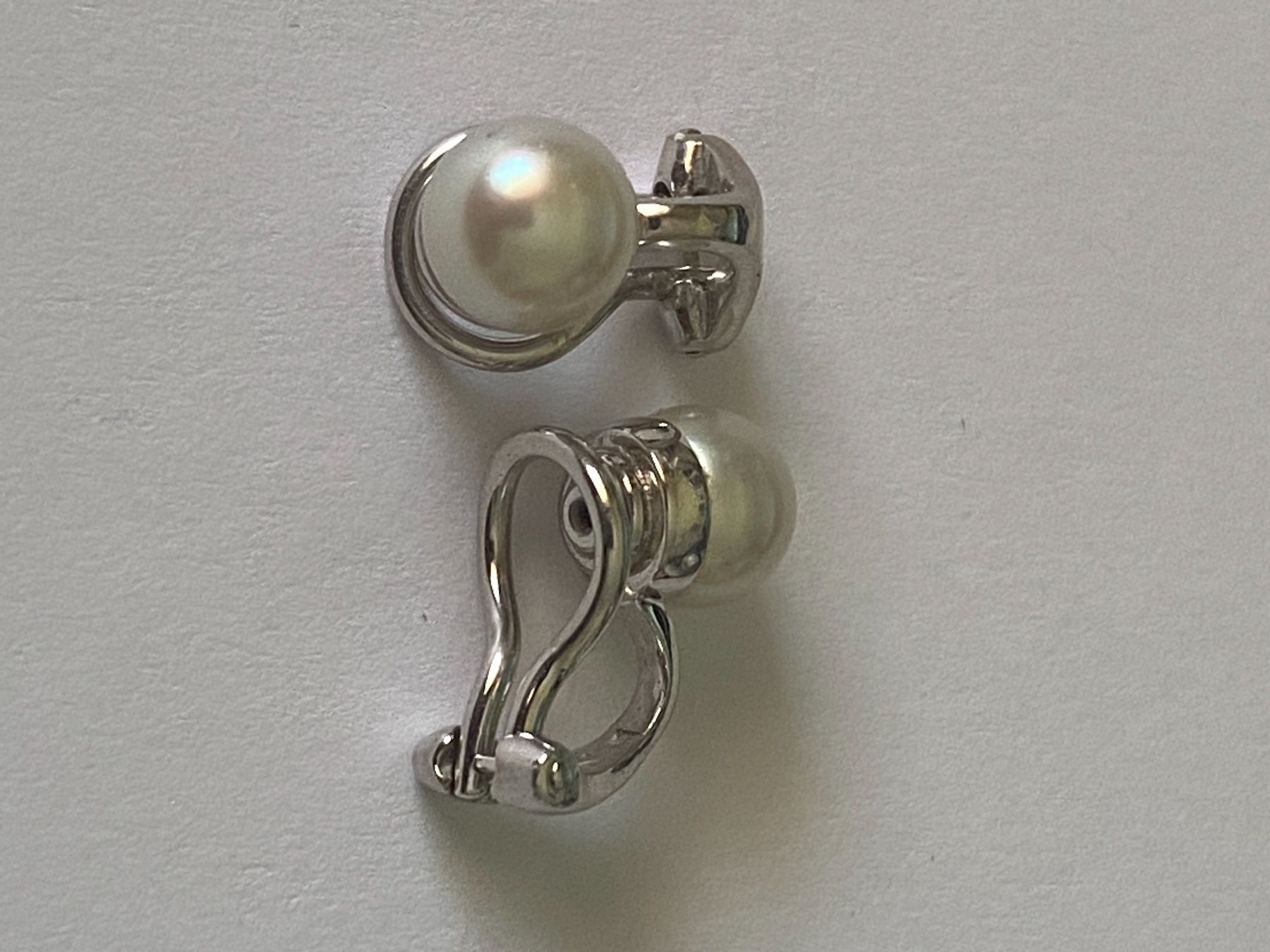 Ohrringe & -stecker: Ohrclibs Weissgold / Perle 18 Karat – Gebraucht aus Langnau am Albis von flusspflege 3