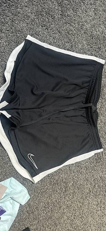 Pantaloni: Sporthose Nike – Usato da Bubikon venduto da bue_t8nz