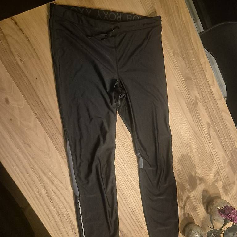 Leggings: Roxy Surf Leggings Gr. 42 – Gebraucht aus Marbach SG von Cloudy0 4