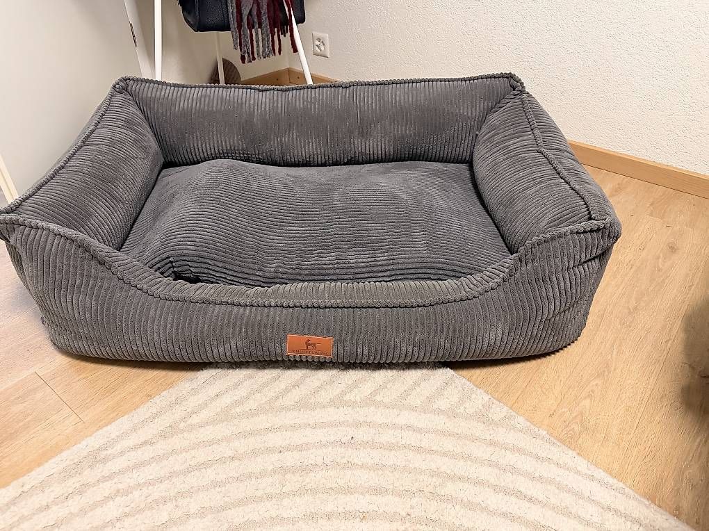 Liege- & Schlafplätze: XXL Knuffelwuff Hundebett – Gebraucht aus Vitznau von Alina.lnd