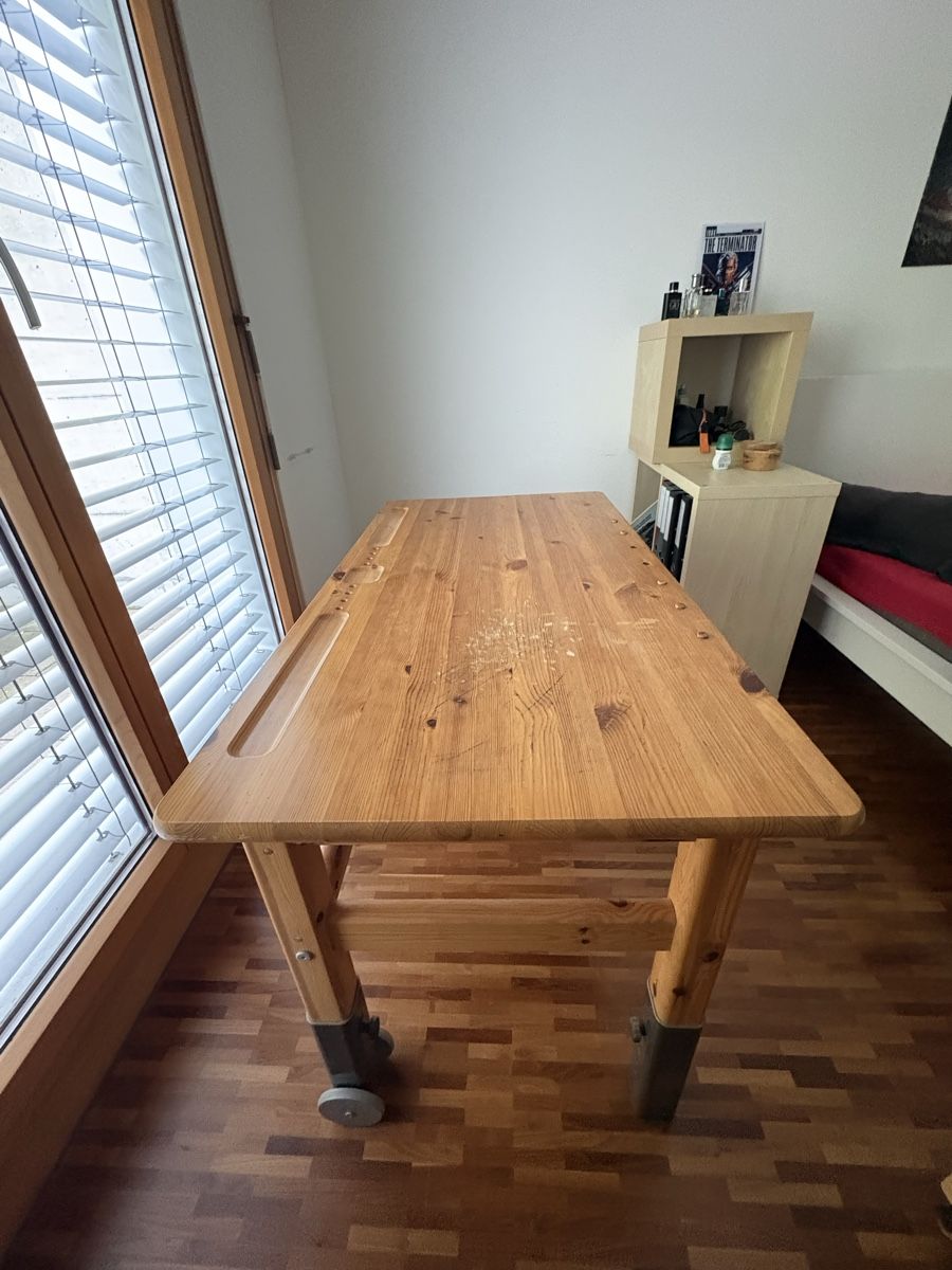 Bureaux: Schreibtisch – D'occasion à Luzern par noa_sl6v 1