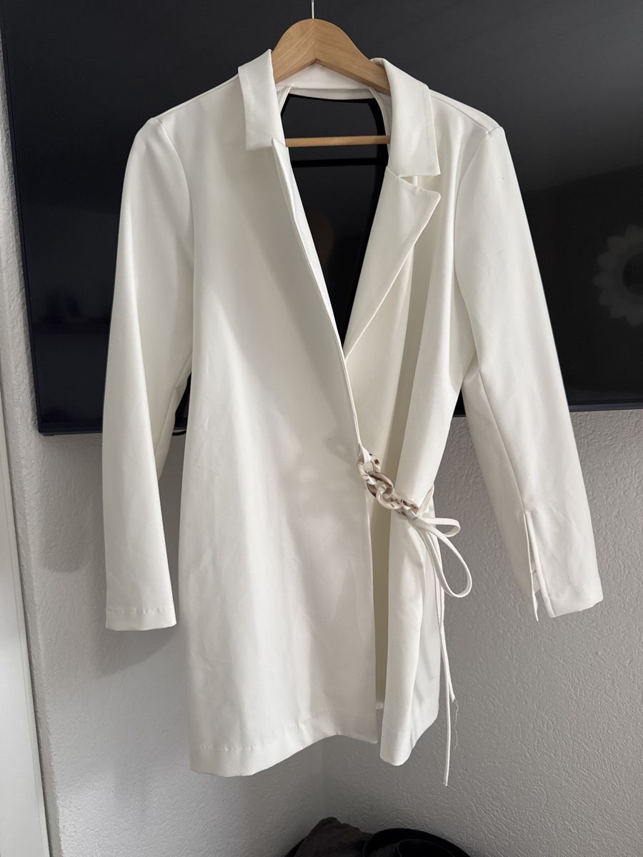Zara Vestiti: Robe blanche élégante neuve – Nuovo (secondo la descrizione) da Vouvry venduto da Laurie1896